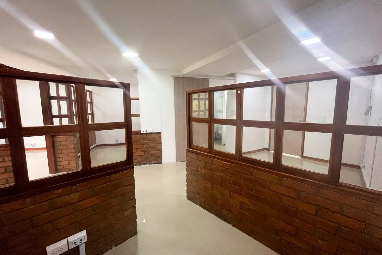 OFICINA EN VILLA CARLOTA - EL POBLADO 020226O — foto 3