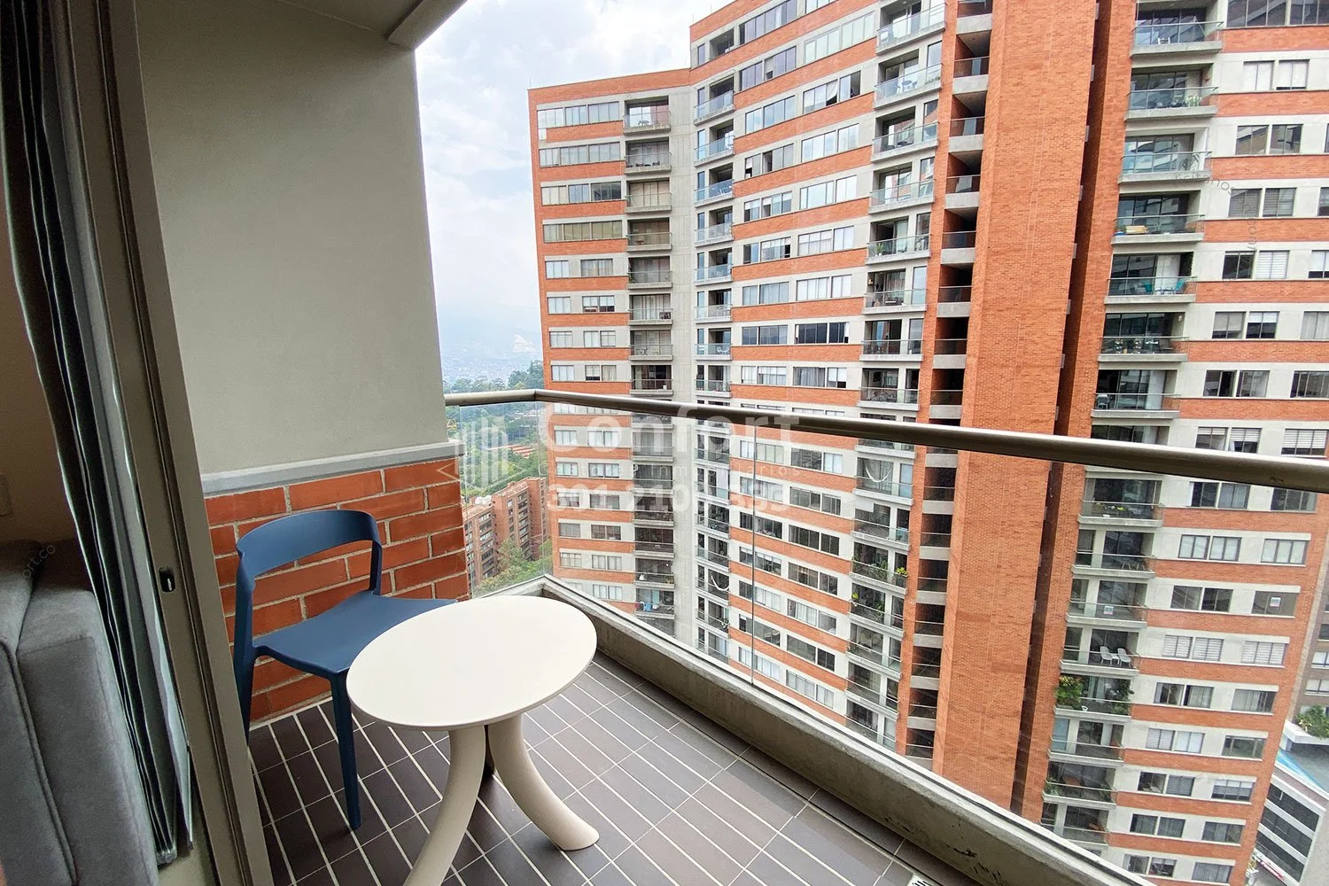 APARTAMENTO AMOBLADO EN EL POBLADO 0904241 — foto 4