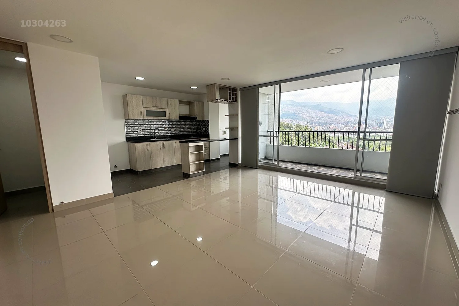 APTO EN LAURELES - MEDELLÍN 10304263 — foto 1