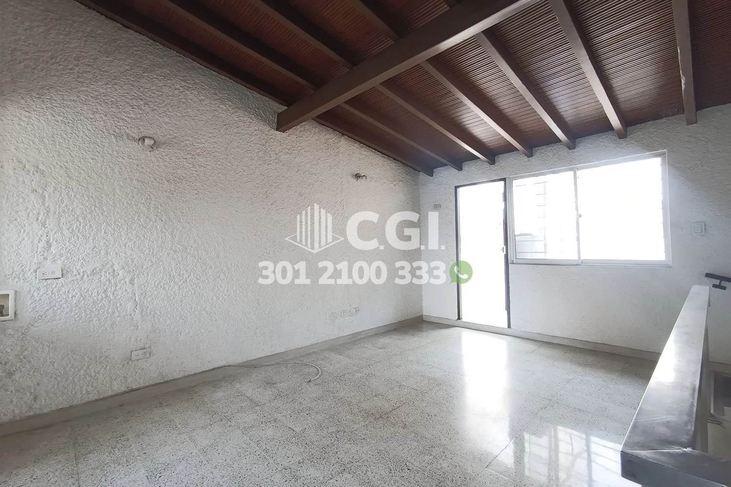 CASA EN LAURELES - MEDELLÍN 15908243 COP/USD — foto 3