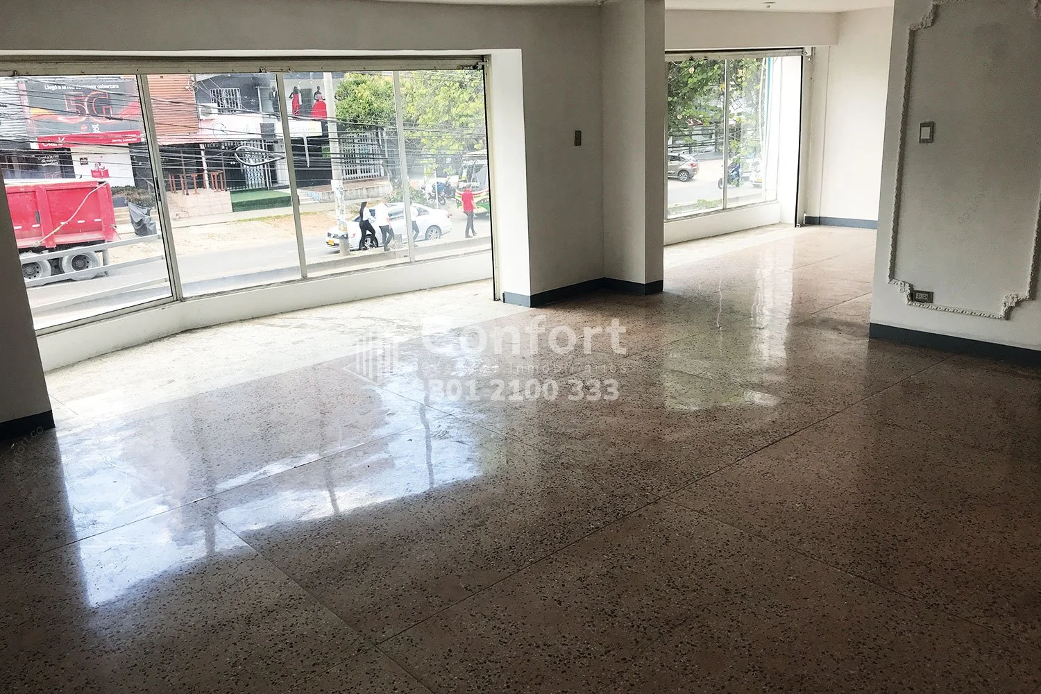 LOCAL EN LAURELES - MEDELLÍN 3704243 COP/USD — foto 2