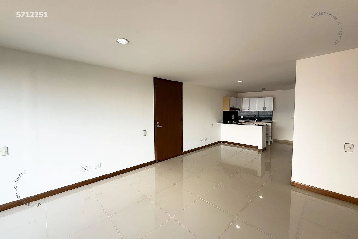 APARTAMENTO EN LAS PALMAS - POBLADO 5712251 COP/USD — foto 1