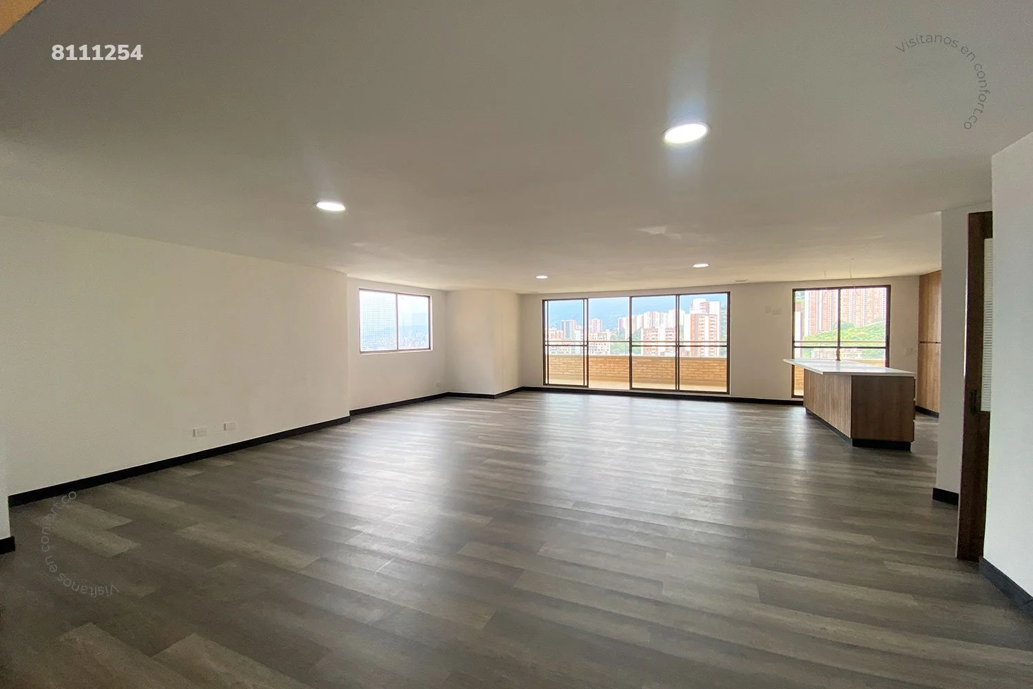 PENTHOUSE EN SABANETA - 8111254 COP/USD — foto 1